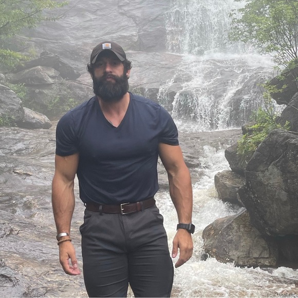 Meet your Posher, Ryan - Picture 3 of 5